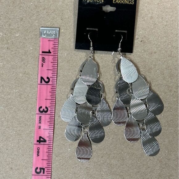 Fashion Silver Toned Large Tear drop Shaped Dangle Earrings Fish Hook
Earrings - Picture 3 of 3